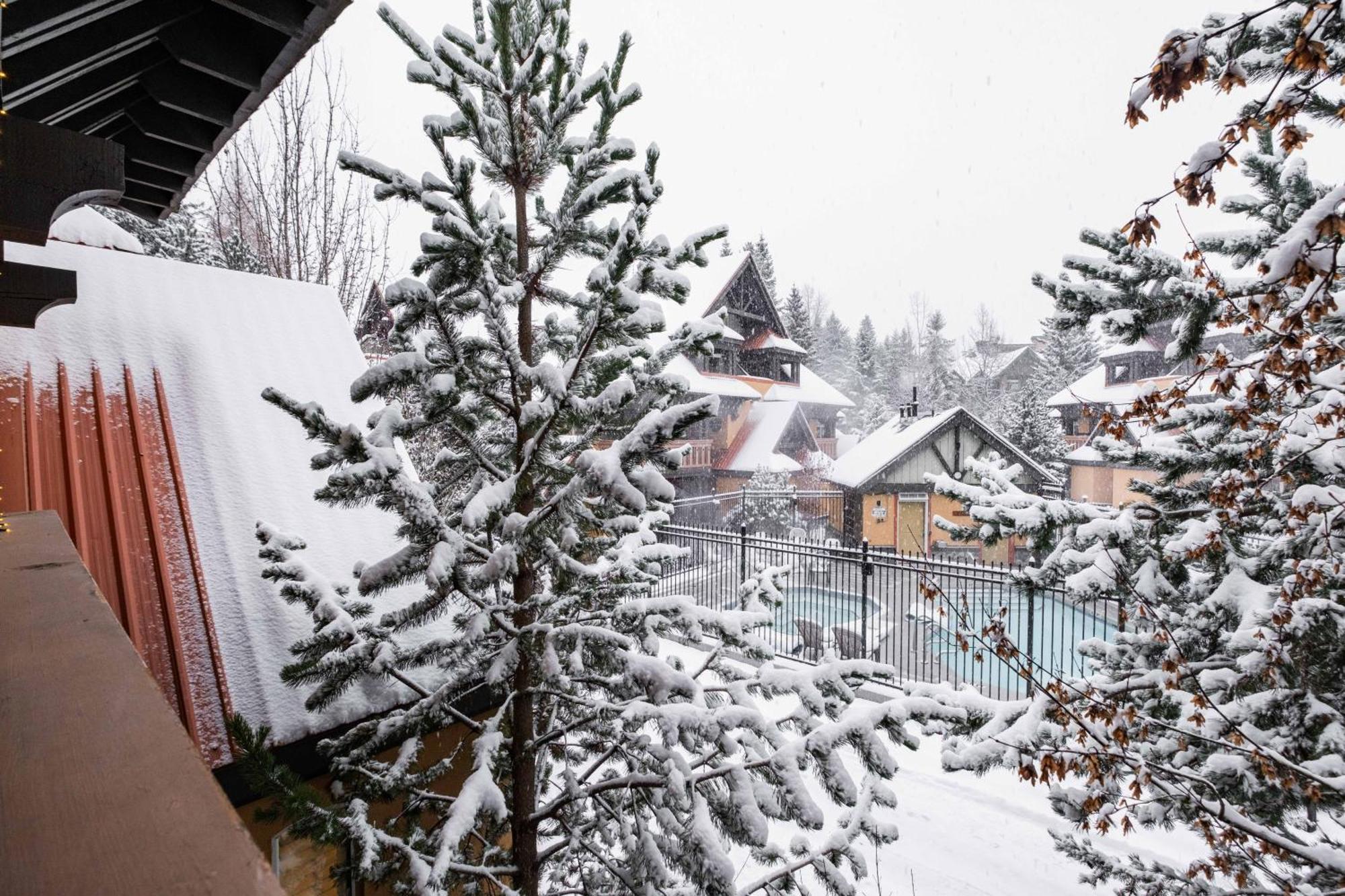 Sunpath By Outpost Whistler Villa Luaran gambar
