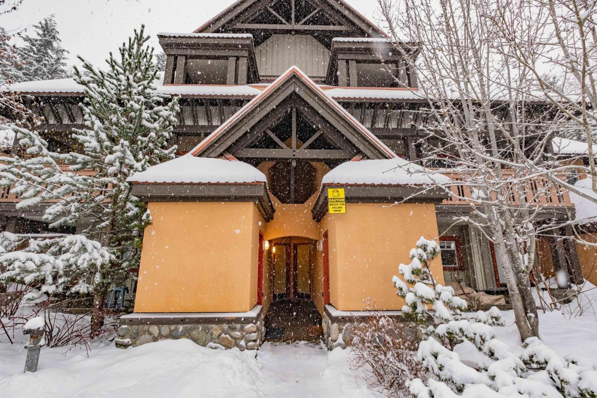 Sunpath By Outpost Whistler Villa Luaran gambar
