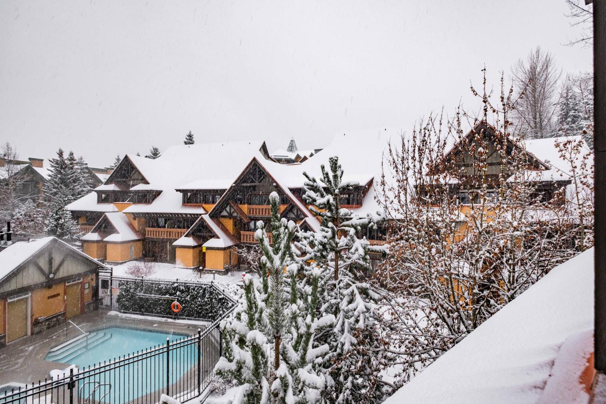 Sunpath By Outpost Whistler Villa Luaran gambar