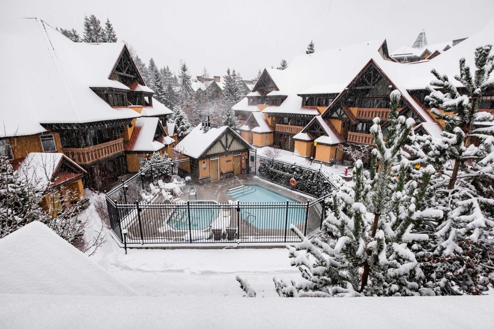 Sunpath By Outpost Whistler Villa Luaran gambar